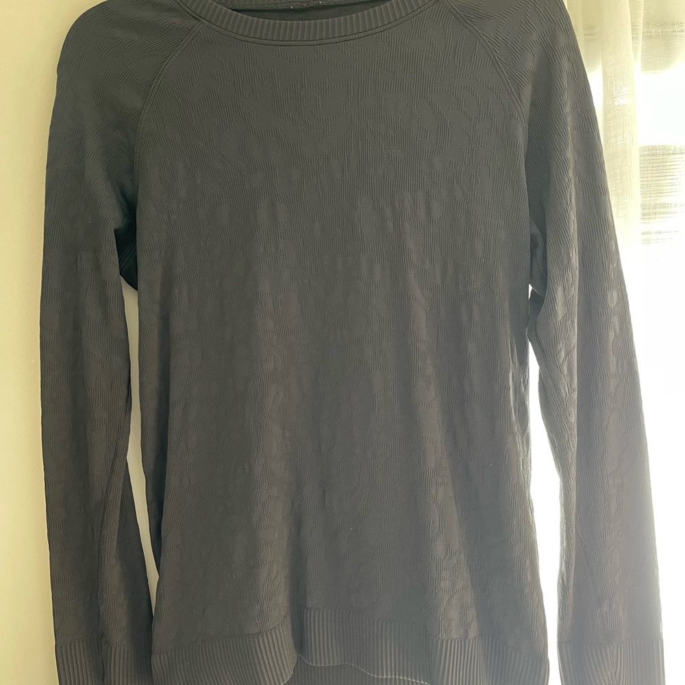 LULULEMON Long Sleeve Tee
